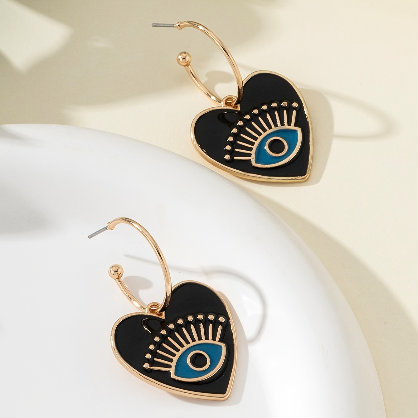 Heart Shape Eye Dangle Earrings Female Gift